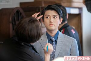 ヘアメイクを整えてもらい、いよいよ本番。最初のシーンは1発OKでした　撮影／佐藤靖彦