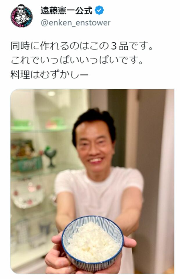 X（旧ツイッター）に投稿され、30万を超える「いいね」がついた、遠藤が同時に調理できるという3品の写真。いちごがモリモリのパフェからは、遠藤の甘党っぷりがうかがえる（遠藤のXより）