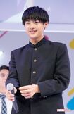 『第33回ジュノン・スーパーボーイコンテスト』('20年11月22日)の2次審査では、学ラン姿で女性タレントへの告白を 撮影/北村史成