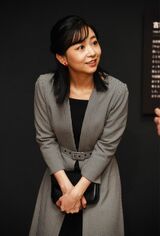 今年1月、髪を切られる前の佳子さま。肩下までのセミロングだった