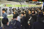 電車の遅延は「女性専用車両が原因」だという“証拠画像”がSNSに投稿され炎上、関係者が語る本当の原因