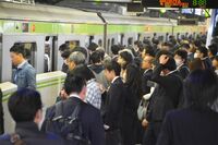 電車の遅延は「女性専用車両が原因」だという“証拠画像”がSNSに投稿され炎上、関係者が語る本当の原因