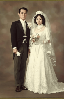 幼なじみの美男美女、お似合いの2人の結婚写真