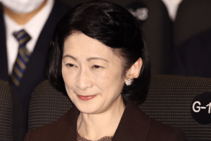 紀子さま（57）