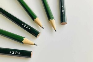 大人世代は鉛筆を使うこと自体が激減？（写真はイメージです）