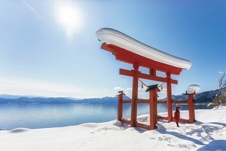 龍神伝説のたつこ姫を祀る、美のご利益でも知られる小さな社