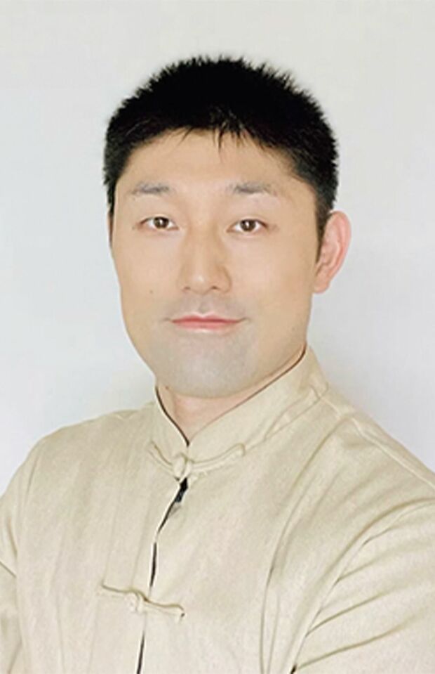 リョータさん●国際中医薬膳師、医薬品登録販売者。薬膳ブランドhug代表。東京と上海の2拠点生活をしながら薬膳の魅力をXで発信中。