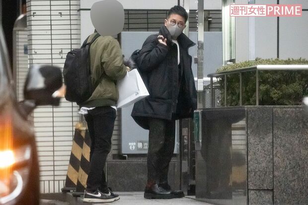 ライブ開演1時間前、アシスタントと共に現れた宮迫博之