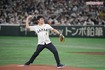 野球WBC中国戦で始球式を務めたサッカー日本代表森保一監督(2023年3月9日)