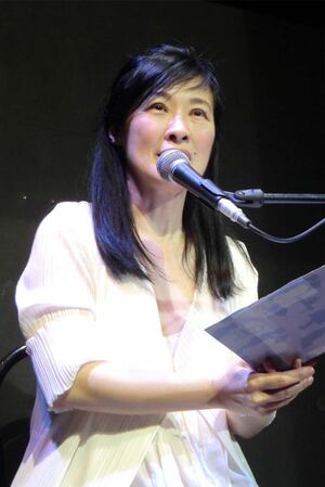 講演を行う際は、著作絵本『ずっとつながってるよ』の読み聞かせも行う。感情を抑えた語りは、人々を物語の中にすっと引き込み、涙する人もいるほどだ