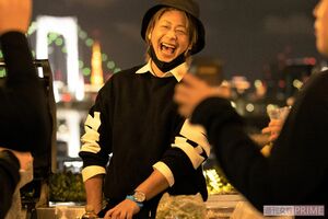 10月上旬に東京・お台場にあるバーベキュー施設でファンと談笑する五十嵐隼士