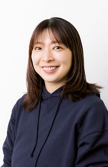 CHIEさん●丁寧な施術&明るく親しみやすい人柄で、大人女性から絶大な支持を誇る。加齢とともに変化する髪や頭皮の悩みに寄り添い、幅広い似合わせスタイルを提案してくれる。