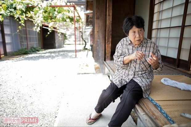 「どこ行っても“使えない”と言われて最後に私のとこに来る弟子もいる。お金の面で自分の子と同じように世話もした。お金は第2、心のつながりが1番ですから」と清子さん。「どんなに悪いことをした人も話しかけてきたら受け入れる。自分からは寄っていかないんですけどね」撮影／伊藤和幸