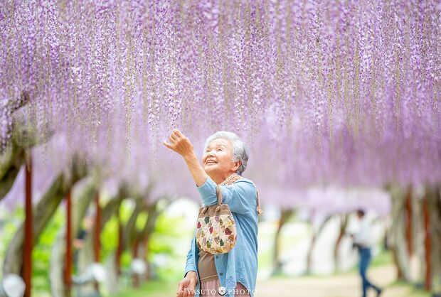 おばあちゃんの撮影は「この写真が始まりの1枚」だと教えてくれた　提供：YASUTO