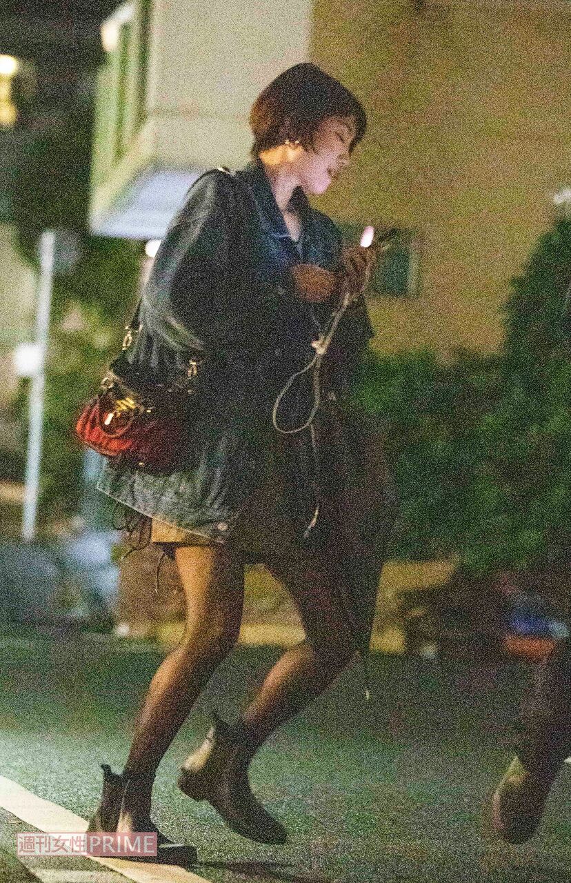 画像 写真 飯島直子 実業家夫の 路チュー不倫 現場撮 ガールズバー勤務の舞台女優と 週刊女性prime