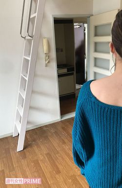 荷物がなくなった室内を見て、金森さんはホッとした表情を見せた