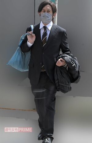 都内にある小学校の卒業式にカジサックことキングコング梶原雄太が出席（2022年）