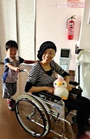 元気だったソネさんが、入院中は歩くこともままならないほど治療で衰弱。筋肉が落ち、体重も40kg以下に　写真提供／川瀬典子