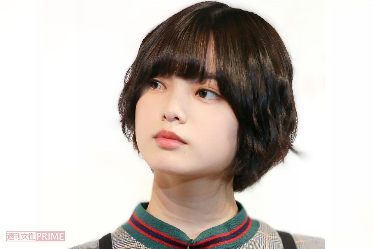 アイドル　平手 