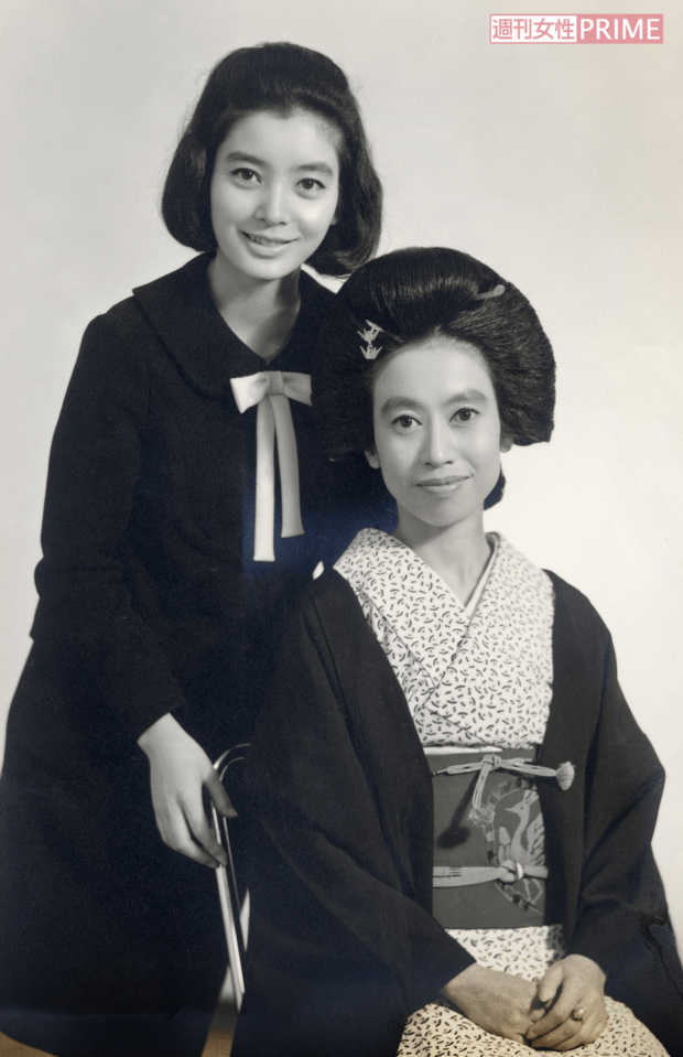 モデルとして活躍していたころの母とのツーショット（'66年）