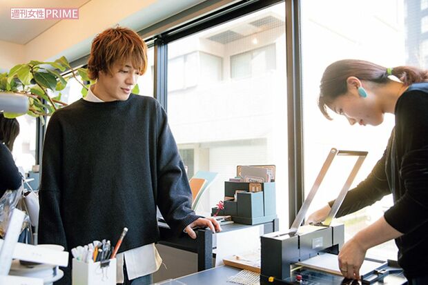 製本されていく過程を見ることができるんです　撮影／矢島泰輔