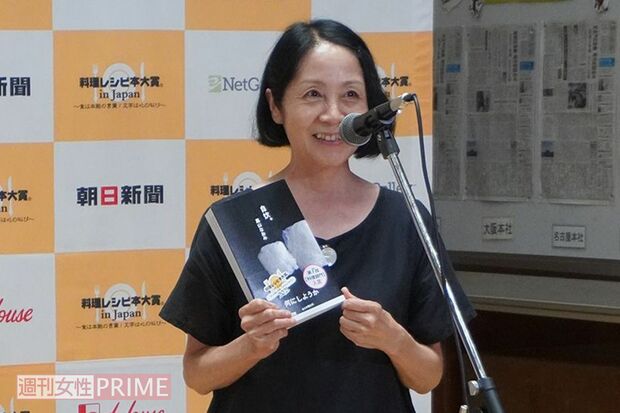 「レシピにおさまらない気持ちも表現したくて、料理にまつわる独り言や詩のような言葉も載せました」と高山さん