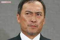 渡辺謙、不倫騒動の21歳年下恋人と再々婚も? 南果歩との財産分与で所有する軽井沢の別荘で目撃された、独…