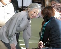 慰問中に震度3の余震、そのとき美智子さまがとられた行動とは