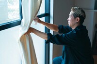 「実は夏が“水拭き”のベストシーズン」結露しやすいサッシも今がチャンス…フォロワー9.6万人整理収納の…
