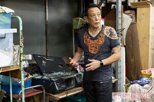 「ガスコンロは分解して部品の不具合も細かくチェックするんだよ」　撮影／齋藤周造