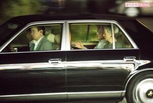 お話をしながら尾高さんの自宅から御用邸へとお帰りに（6月26日）