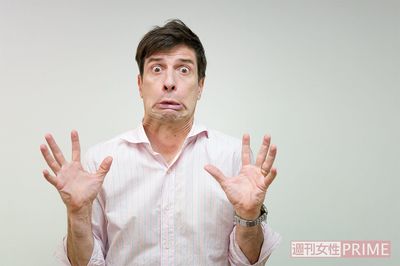 「テレビではあまりやらないけど、実は変顔がすごく得意なんですよ！」とカメラに向かって次々と変顔を披露してくれたパックン