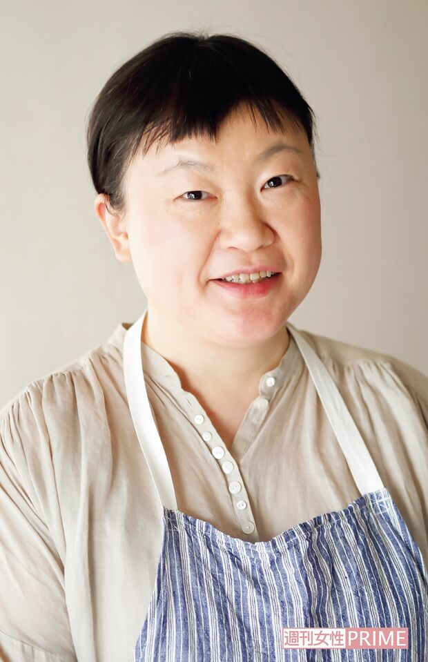 重信初江●『あさイチ』などのテレビ番組や雑誌などで幅広く活躍する人気料理家。おふくろの味からエスニック料理まで、幅広く手がける。近著に『さっと！つるっと！夏麺―暑さに負けない！厳選80麺』(池田書店)など。