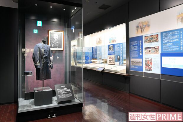 貴重な資料が並ぶ5階。音声案内や英語表記も用意