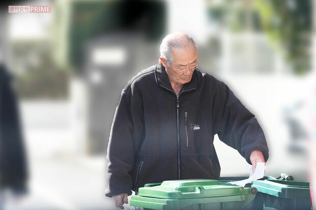 2022年3月上旬、ゴミを出すため自宅から出てきた張本勲