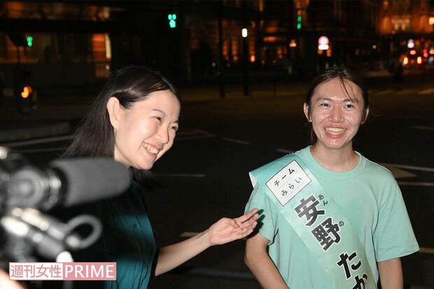 チームみらい党首・安野貴博氏と妻・黒岩里奈氏（2025年7月の参院選）