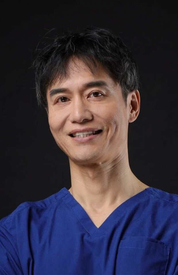 石黒成治先生●外科医。国立がん研究センター中央病院で大腸がん外科治療のトレーニングを受け、名古屋大学医学部附属病院、愛知県がんセンター中央病院、愛知医科大学病院に勤務。現在は健康スクールで予防医療を推進するとともに、登録者数50万人以上のYouTubeチャンネル「DrIshiguroの健康スクール」にて情報発信中。