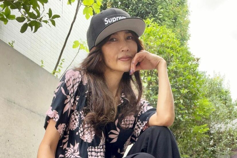 画像・写真】工藤静香が持ち歩く『Supreme』5000円ジップロックの中身