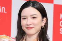 永野芽郁、不倫騒動後に55万円のシャネル着用でアンバサダーを務めるプラダのメンツ丸潰れで契約解除の可能…