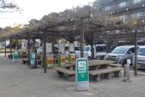 宮島桟橋及びターミナル付近に灰皿を設置もターミナル外に移動された喫煙所