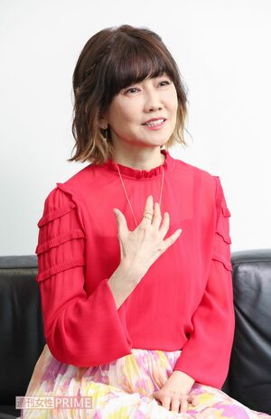 さすが“花の'82年組”。インタビュー中に見せる笑顔はアイドル時代のまま　撮影／吉岡竜紀