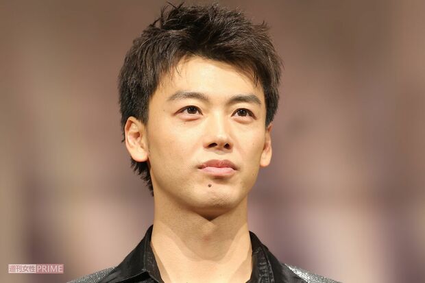 本家の主人公と同じ特徴的な短髪にした竹内涼真だが、髪形の維持のため3日に1回メンテナンスをしていた