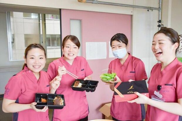 《叙々苑弁当追加で100食いただきました》“焼き肉店に行けないのでうれしい”の声も。医科歯科大SNSより