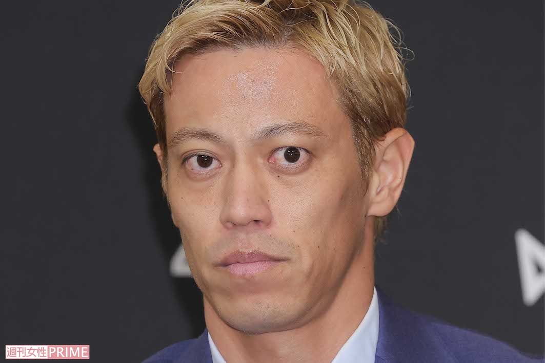 本田圭佑、W杯予選“伝説のPK”をDAZNが公開するもなぜか“絶頂顔