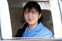 愛子さま、新潟県訪問で見せた「クール・フェミニン・エレガント」の3変化!“雅子さまイズム”を感じるパ…