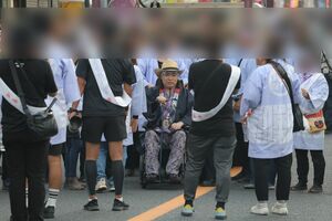 秦野たばこ祭りのLUNA SEA・真矢の様子