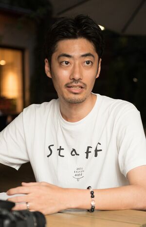 発起人の小国士朗氏。小国さんはじめスタッフは全員、ボランティアで運営している。撮影／渡邉智裕