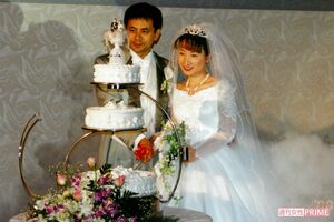 重雄さんとの結婚式。久美さんはひとつのことにのめり込む性格で、家庭と仕事の両立は難しいと考え、教師を辞める決断をした