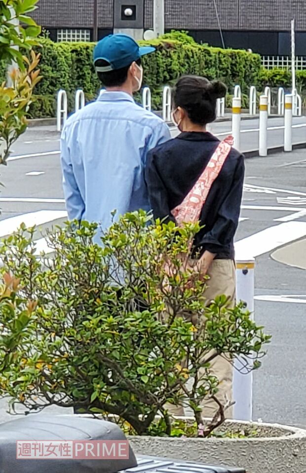 高良とスーパーに向かう足取りは軽く、黒島はウキウキした様子だった