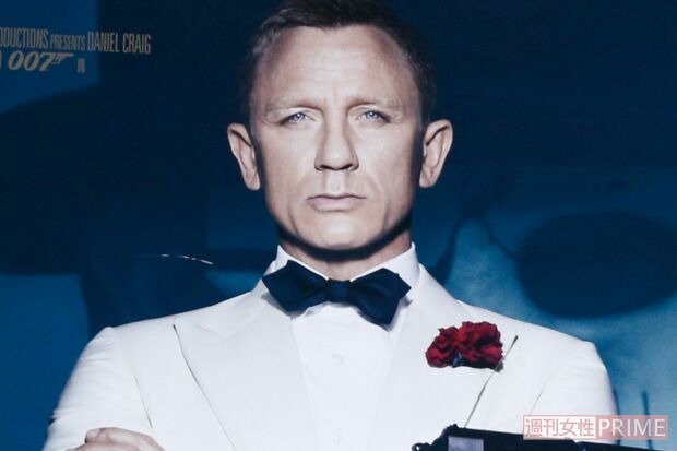 '15年、『007／スペクター』のポスターを飾るダニエル・クレイグ